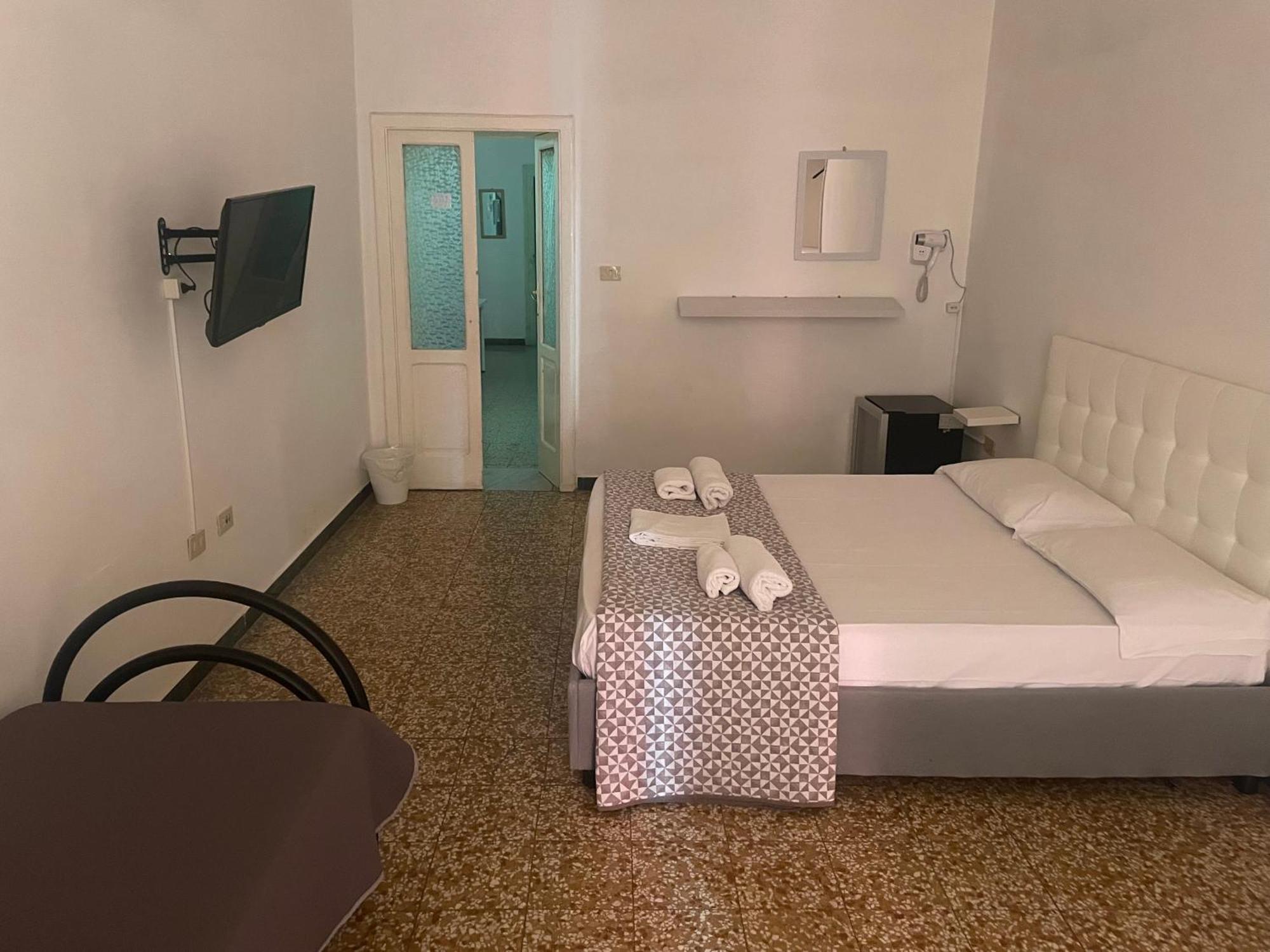 Dama Hostelbb Neapol Exteriér fotografie